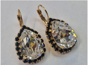 Earrings with flower, pearl and gold crystal