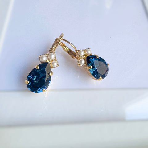 Earrings with a dark blue Swarovski drop and pearls