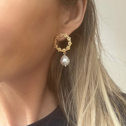 Sale; Bloem-oorstekers met parels