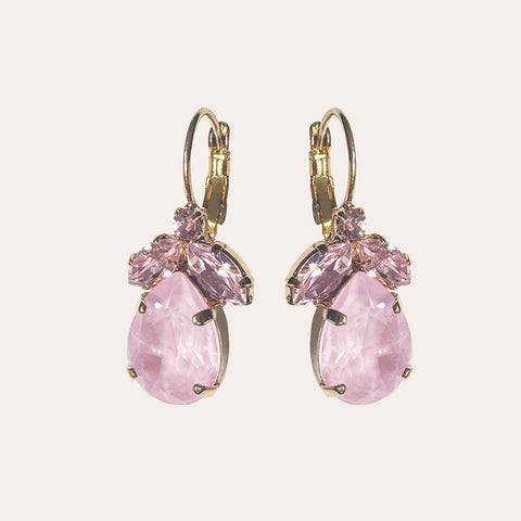 Roze oorhangers met blaadjes en een Swarovki-druppel