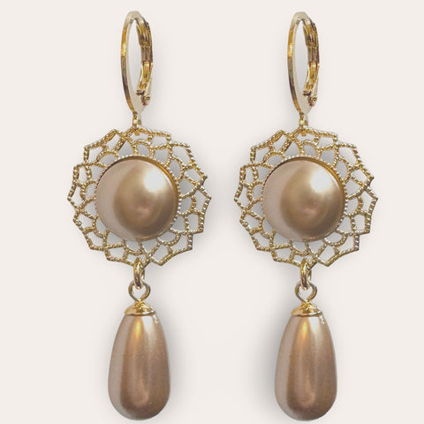 Notify me: Oorhangers met ornamentje en Mokka pareltjes