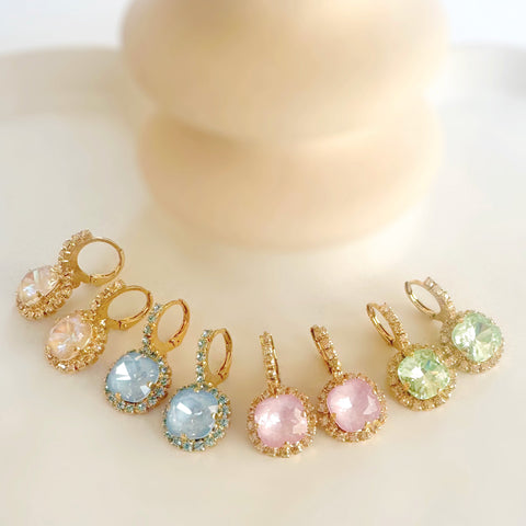 Notify me: Earrings with light blue crystals