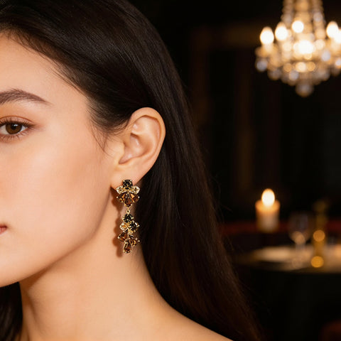 Notify me; Lange bruine oorhangers met Swarovski kristallen