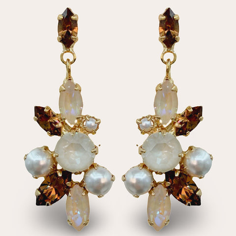 Elegant stud earrings with flower and decorated Laguna stone
