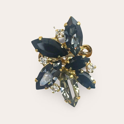 Ring with 10 brown crystals